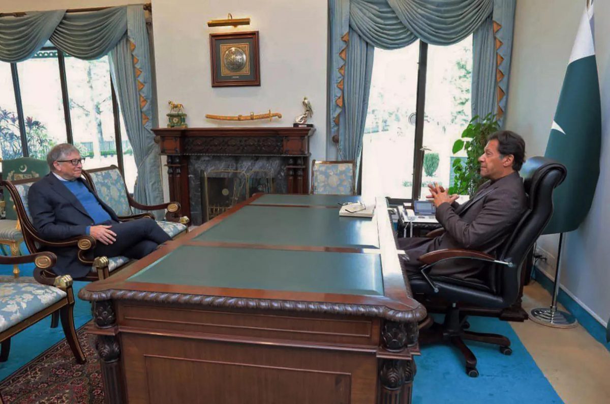 Mysterious Bill Gates photo highlights Imran Khan’s army crisis