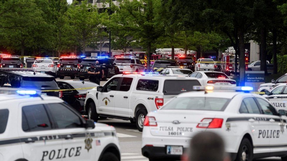 Four people have been killed in a shooting spree at a hospital in Tulsa, Oklahoma, police say.