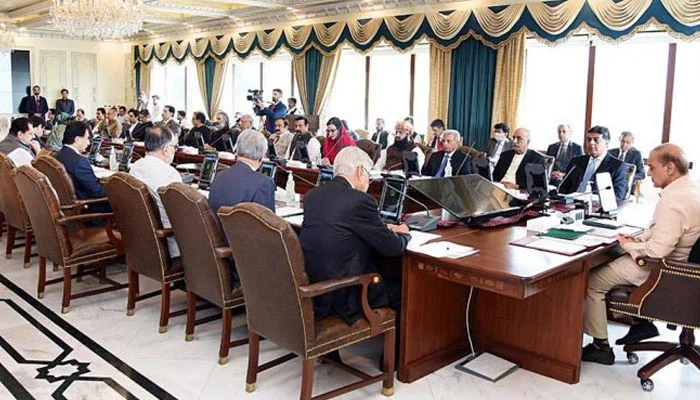 PM calls cabinet meeting to discuss Imran Khan’s anti-military remarks