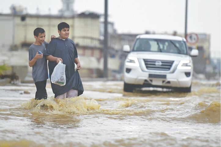 Two die as storm closes schools, delays flights in Saudi Arabia