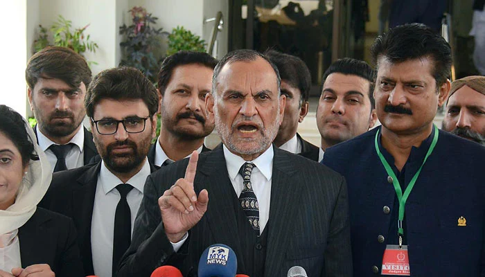Balochistan police arrest Senator Azam Swati in controversial tweets case