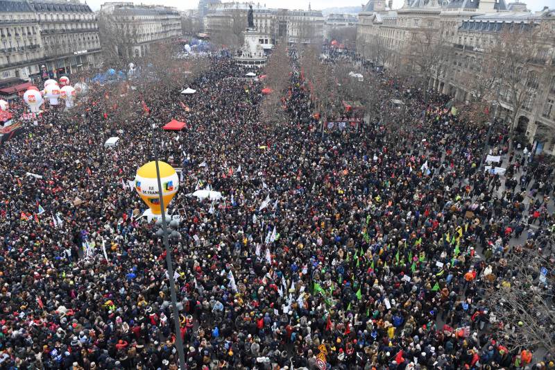 France braces for new strikes against Macron pension reform