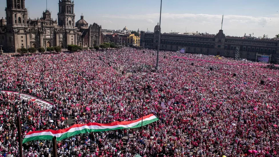 Huge rallies have been held in several Mexican cities against what protesters say are government attempts to undermine the electoral authorities.