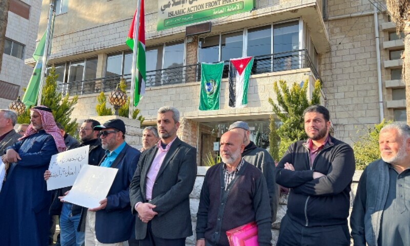 Israelis, Palestinians pledge to curb violence in Jordan meeting