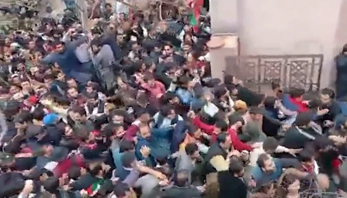 Islamabad police arrest 25 for vandalism at judicial complex