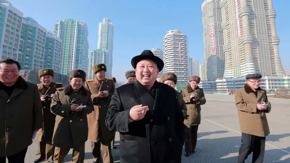 British American Tobacco is to pay $635m (£512m) plus interest to US authorities after a subsidiary admitted selling cigarettes to North Korea in violation of sanctions.