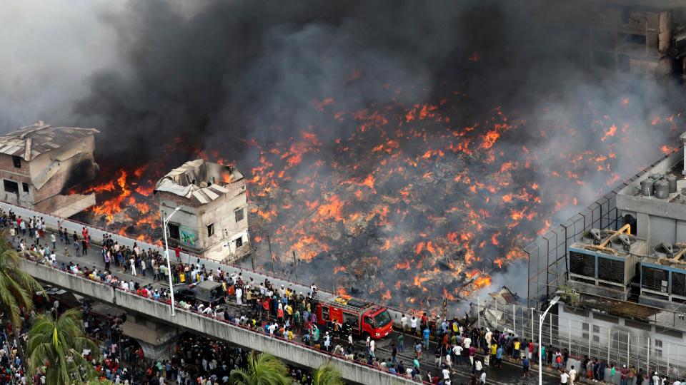 Bangladesh market engulfed by fire as many shops burned down