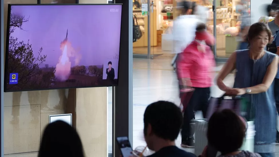 North Korea has fired a suspected intercontinental ballistic missile (ICBM), Japanese and South Korean officials report.