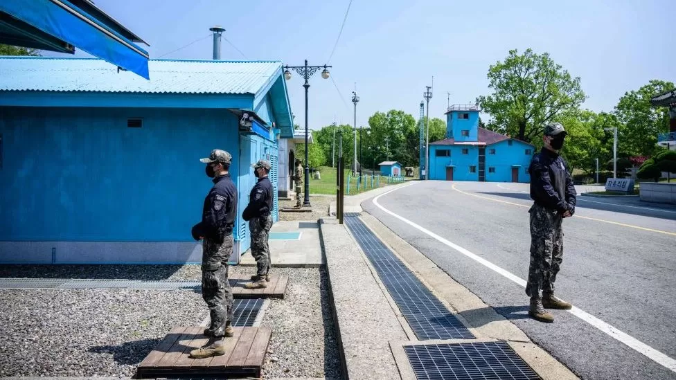 North Korea is reported to have detained a serving US army soldier who crossed the heavily fortified border from South Korea without permission.