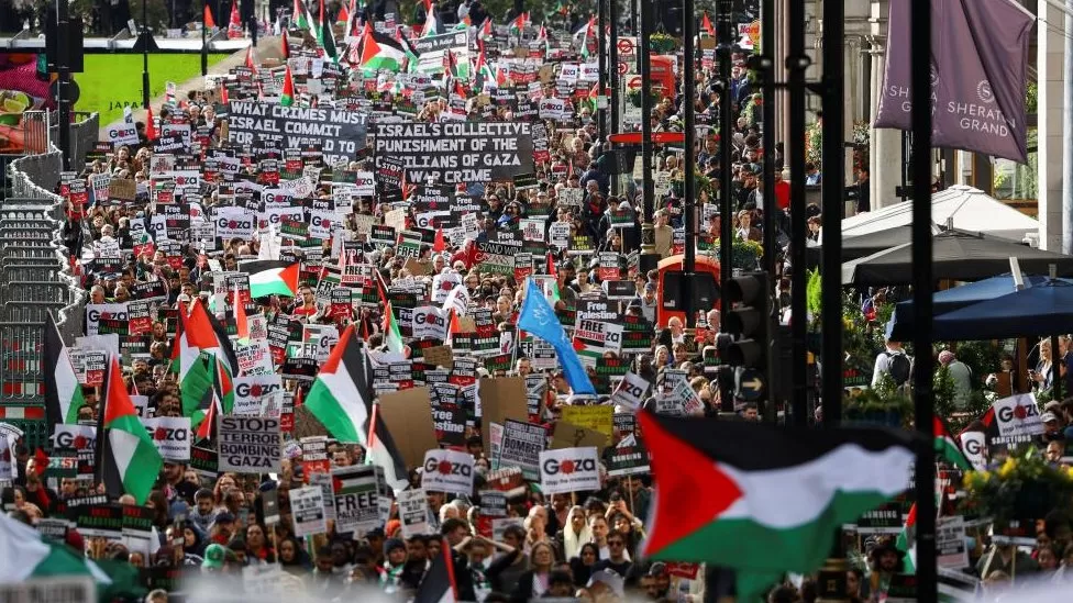 Thousands of people have taken part in a pro-Palestinian protest in London for the second consecutive weekend.