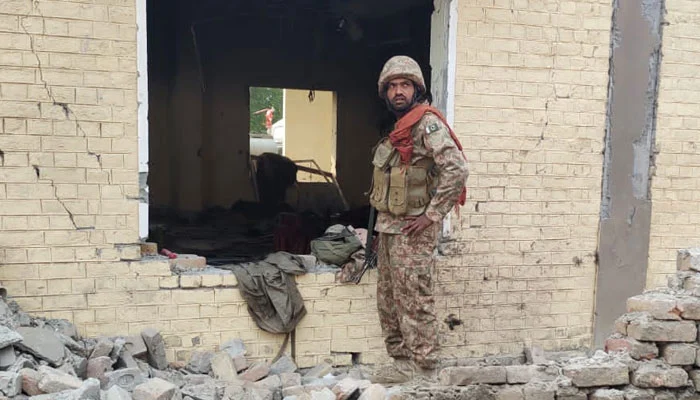 Terrorists including mastermind of deadly DI Khan suicide bombing arrested: CTD