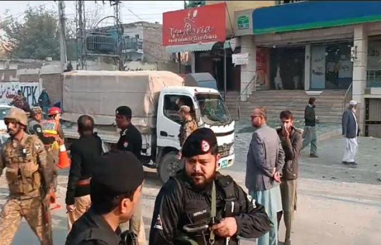 3 children among 7 injured in Peshawar blast targeting police