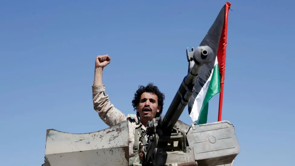 The Houthi movement in Yemen says it has struck a US merchant ship in the Red Sea in a fresh attack targeting commercial shipping.