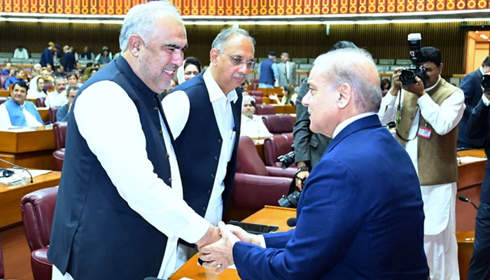 ‘Let’s sit down and talk’: PM Shehbaz extends olive branch to Imran Khan