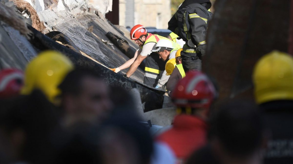 Roof collapse kills 14 at train station in Serbia